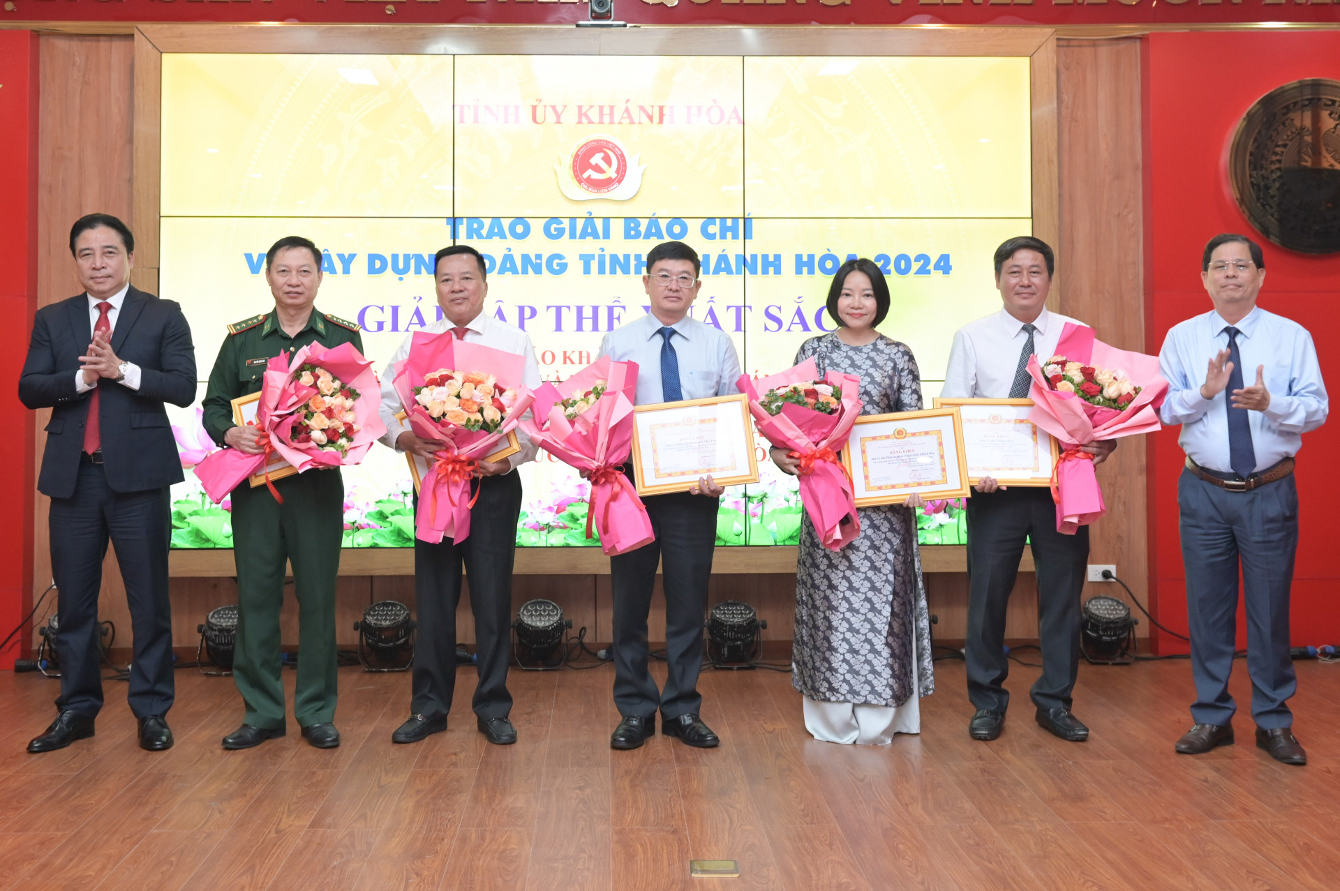 Giải báo chí về xây dựng Đảng tỉnh Khánh Hòa lần thứ V tiến tới Giải báo chí toàn quốc về xây dựng Đảng (Giải Búa liềm vàng) lần thứ X - năm 2025: Đẩy mạnh tuyên truyền công cuộc xây dựng, chỉnh đốn Đảng và hệ thống chính trị tỉnh trong sạch, vững mạnh, tinh gọn, hoạt động hiệu lực, hiệu quả